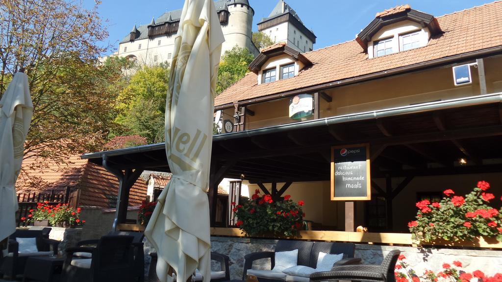 ホテル U Kralovny Dagmar Karlštejn エクステリア 写真